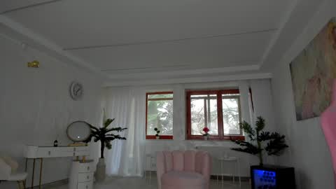 Tiffany Houston online show from 5, 12, 2024