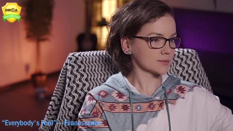 tiffanyriox online show from 4, 2, 2025