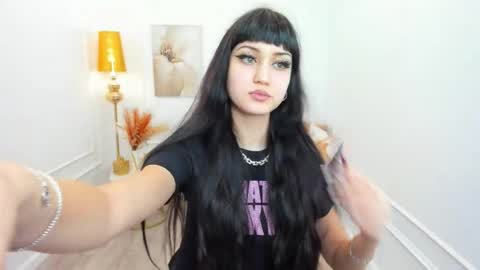 tiffanyyoun online show from 28, 3, 2026