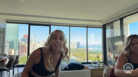 Tiffstreatsxoxo online show from 25, 9, 2025