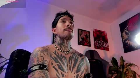 Snapshot of tigerstripes_ chatting on 8, 5, 2026 Chris online show from 8, 5, 2026
