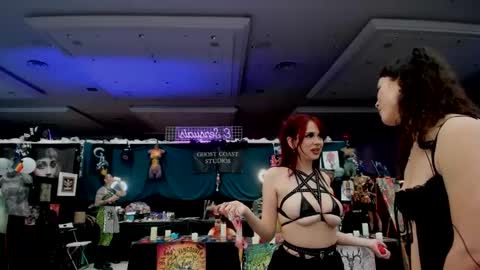 Snapshot of tiggerrosey chatting on 1, 2, 2025   All my Links online show from 1, 2, 2025