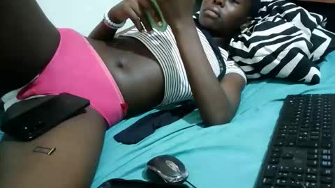 tight_pussie online show from 14, 4, 2026