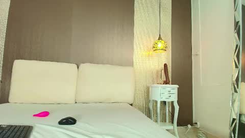 T I F F A N Y online show from 27, 2, 2026