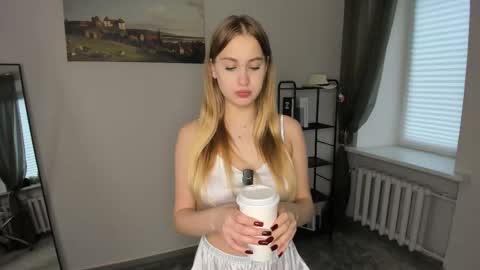 Elizabeth Elize online show from 11, 11, 2025