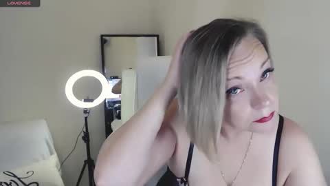 Tilly online show from 6, 2, 2025