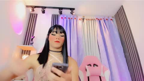 Hallie And Annie online show from 5, 3, 2025