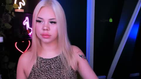 tina_golden1 online show from 13, 4, 2026