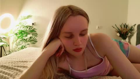 tinasiner online show from 26, 4, 2026