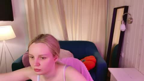 tinasiner online show from 8, 6, 2026