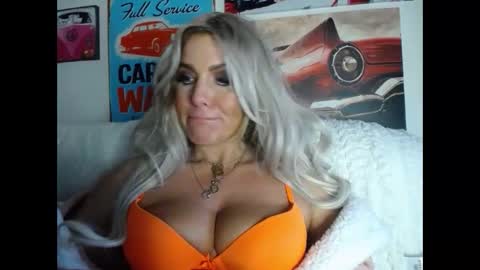 Snapshot of tinkerbell822 chatting on 10, 1, 2025 tinkerbell822 online show from 10, 1, 2025