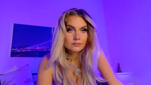 Snapshot of tinkerbell822 chatting on 30, 9, 2025 tinkerbell822 online show from 30, 9, 2025