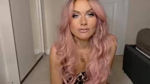 tinkerbell822 online show from 8, 2, 2026