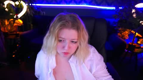 TinkerrBelll online show from 20, 1, 2025