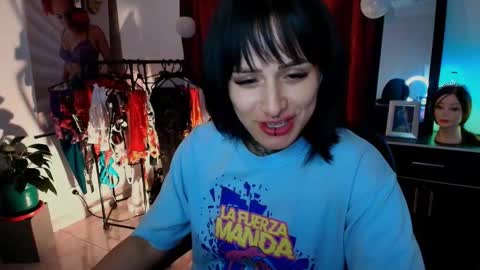 I AM BELLA  ----------- follow my  IG  TINNS 69 online show from 22, 11, 2025