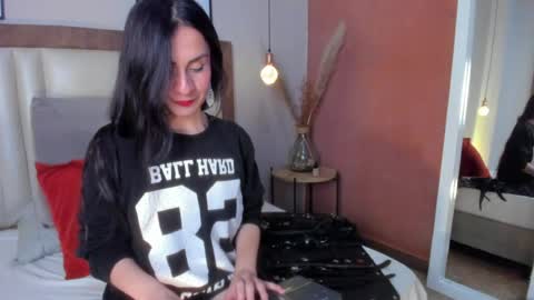 Tina Moon online show from 12, 4, 2026