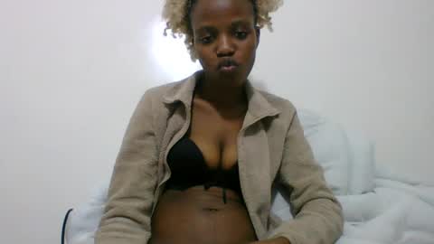 Snapshot of tiny_charm chatting on 13, 7, 2026 tiny_charm online show from 13, 7, 2026