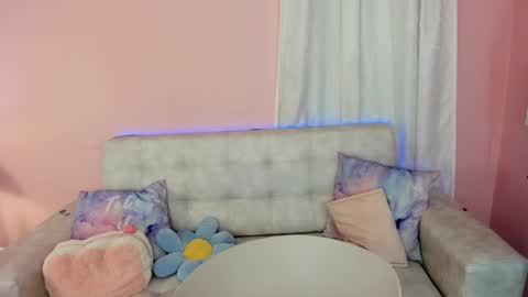 tiny_cora online show from 23, 12, 2024