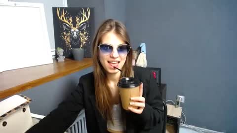 Gloria online show from 10, 3, 2025