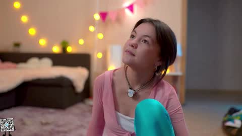 Snapshot of tiny_miracle chatting on 2, 12, 2024 Lyssa online show from 2, 12, 2024