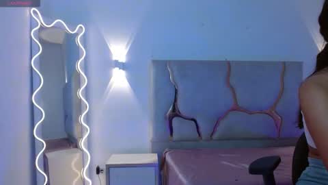 tiny_tay online show from 1, 3, 2026