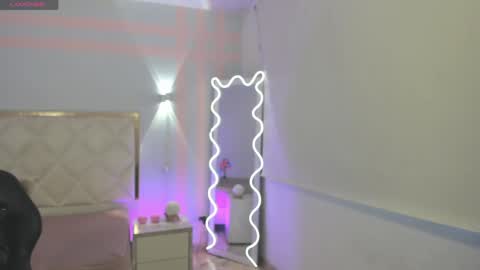 tiny_tay online show from 11, 4, 2026