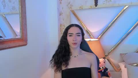 Snapshot of tiny_thomm chatting on 8, 8, 2026 Thomm Independent Model online show from 8, 8, 2026