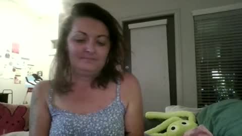 tinyassbossymilf online show from 29, 6, 2026