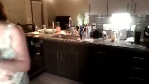 tinyassbossymilf online show from 16, 7, 2026