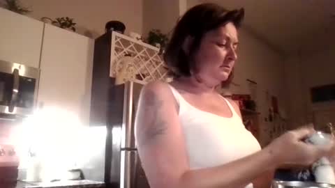 tinyassbossymilf online show from 17, 7, 2026