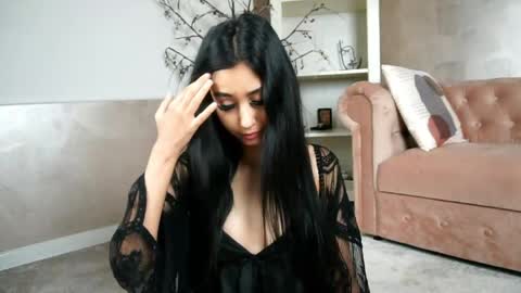 Snapshot of tinycassy chatting on 18, 5, 2026 TinyCassi online show from 18, 5, 2026