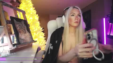 stage Kylie Sinner  brand CLITBAIT online show from 21, 2, 2026