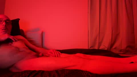Snapshot of tinylimpy1 chatting on 19, 6, 2026 MonkeyPaw online show from 19, 6, 2026