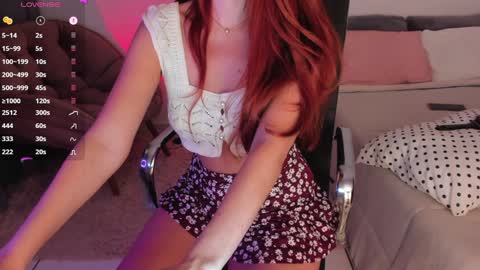 Snapshot of tinylittlesecret chatting on 26, 12, 2024 Giulia online show from 26, 12, 2024