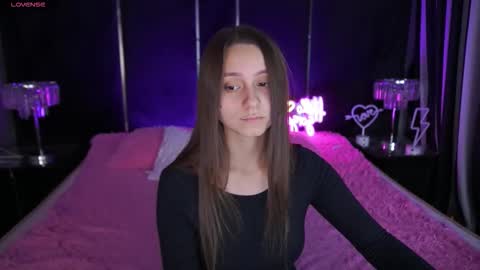 Snapshot of tinynataliee chatting on 2, 12, 2025 tinynataliee online show from 2, 12, 2025