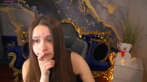 tinynataliee online show from 8, 3, 2026