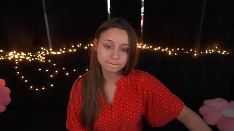 Snapshot of tinynataliee chatting on 13, 5, 2026 tinynataliee online show from 13, 5, 2026