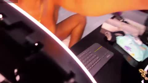 Tisha online show from 2, 2, 2025