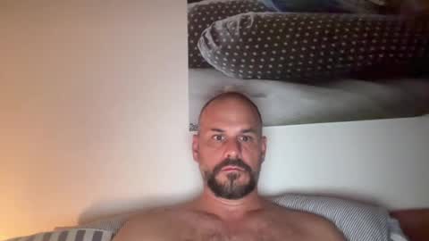 Snapshot of toebee13 chatting on 6, 8, 2026 zurichcouple online show from 6, 8, 2026