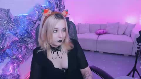 Tolli Moll online show from 11, 12, 2024