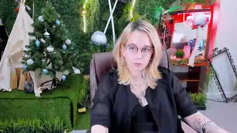 Tolli Moll online show from 13, 12, 2024