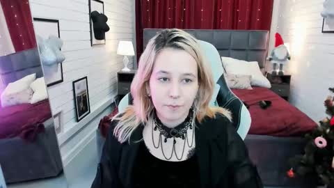 Tolli Moll online show from 1, 1, 2025