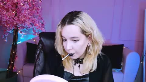 Tolli Moll online show from 14, 1, 2025