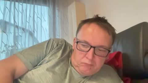 Snapshot of tom6644 chatting on 23, 12, 2024 Tom online show from 23, 12, 2024