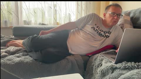 Tom online show from 5, 4, 2026