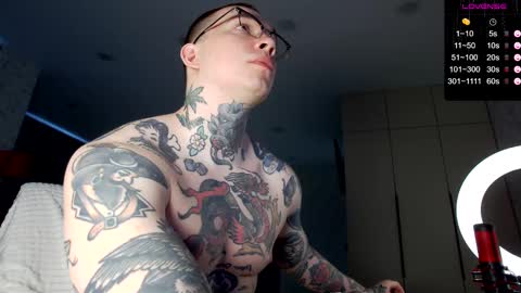 Snapshot of tom__ice chatting on 5, 3, 2025 tom__ice online show from 5, 3, 2025