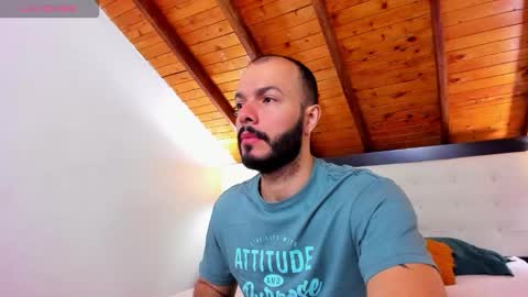Snapshot of tom_bailey_ chatting on 30, 9, 2025 online show from 30, 9, 2025