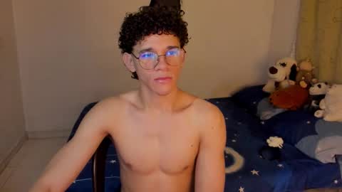 Tom Blue online show from 22, 10, 2025