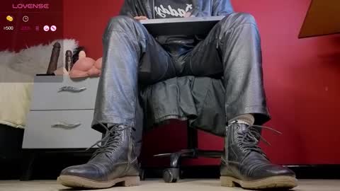 Tom online show from 6, 11, 2025