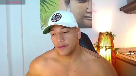 Tom muscle1 online show from 21, 1, 2025